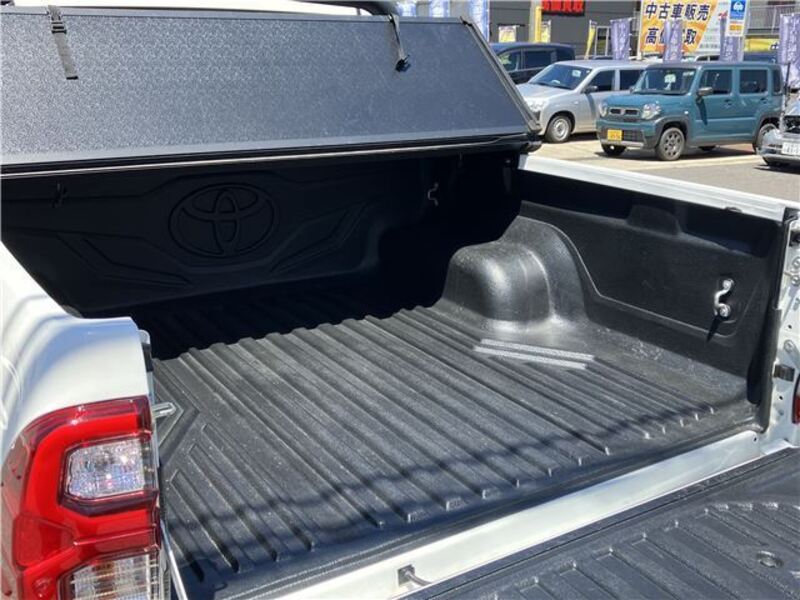 HILUX