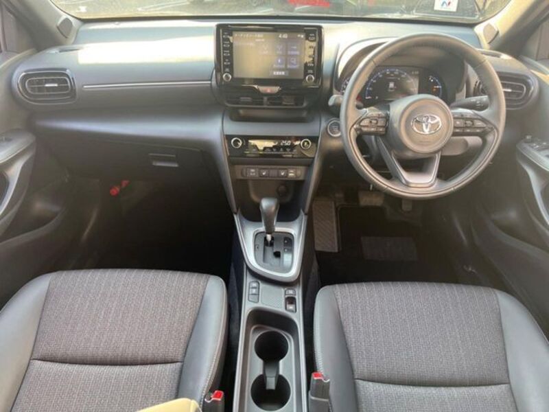 YARIS CROSS