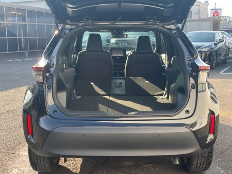 YARIS CROSS