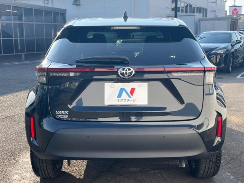 YARIS CROSS