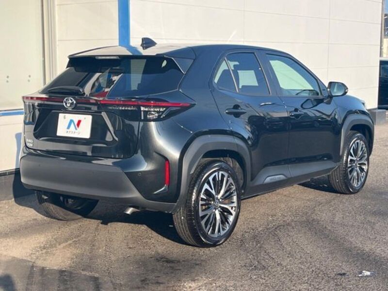 YARIS CROSS