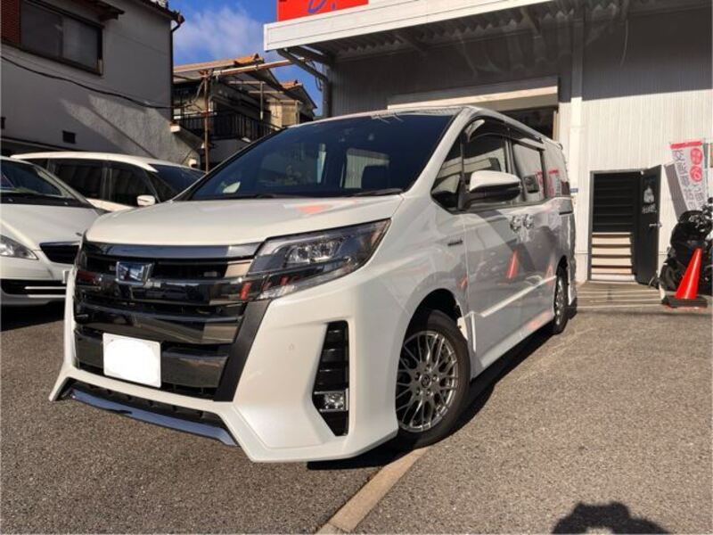 TOYOTA NOAH