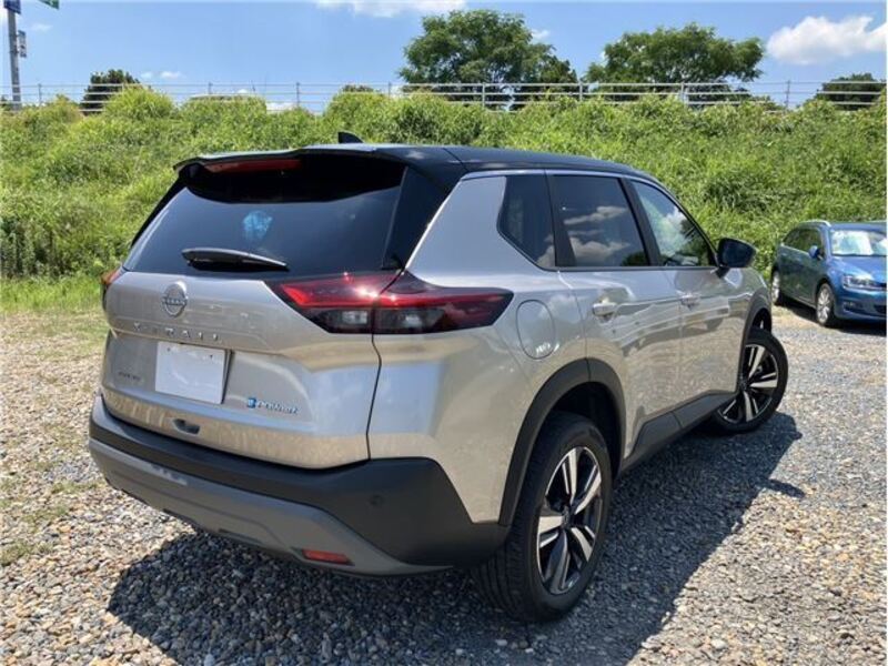X-TRAIL