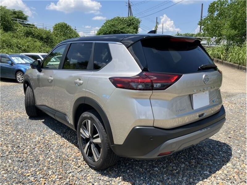 X-TRAIL