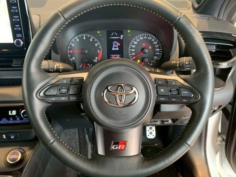 GR YARIS