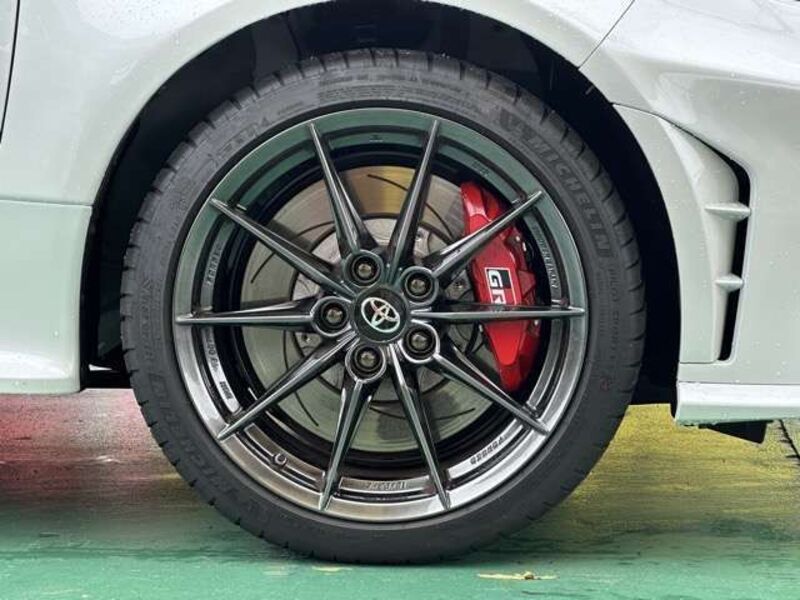GR YARIS