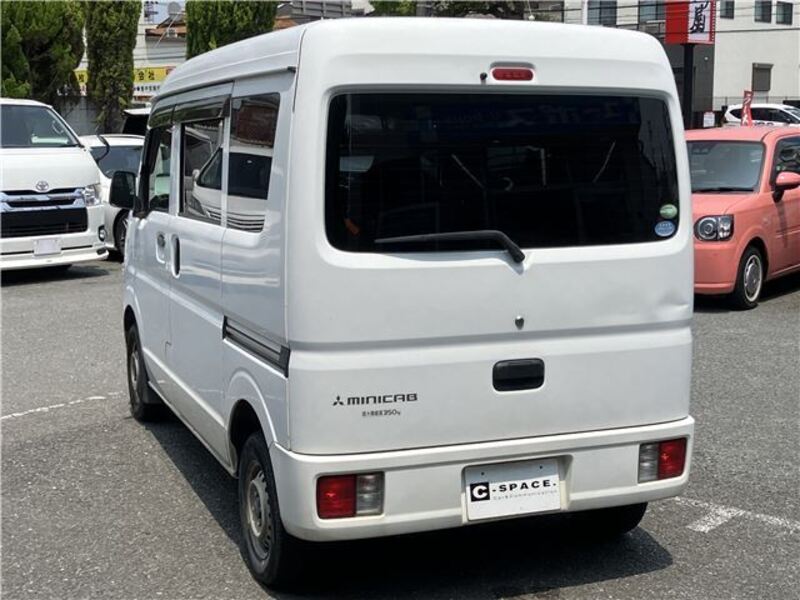 MINICAB VAN