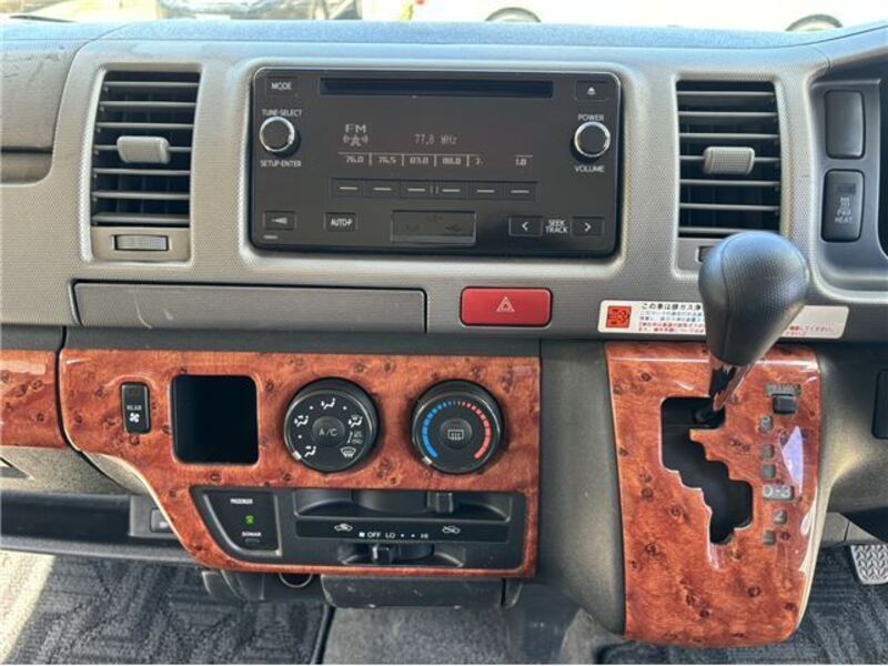 HIACE VAN