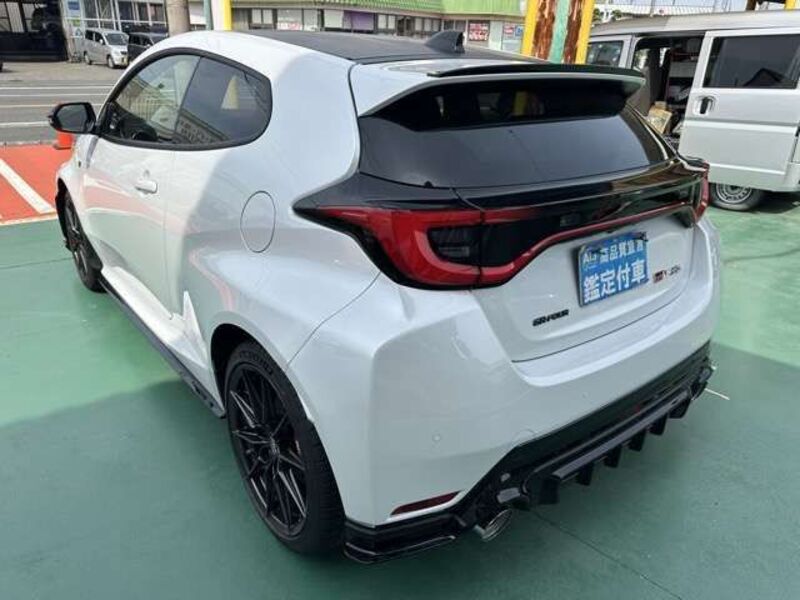 GR YARIS