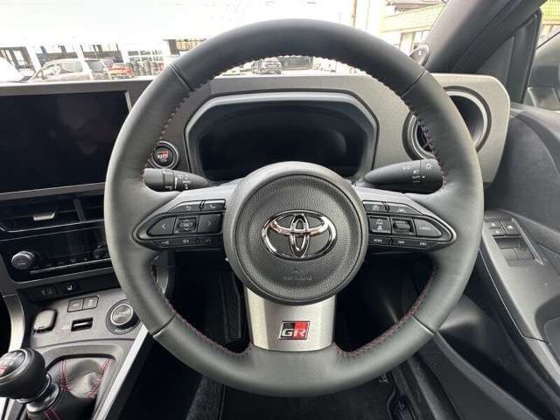 GR YARIS