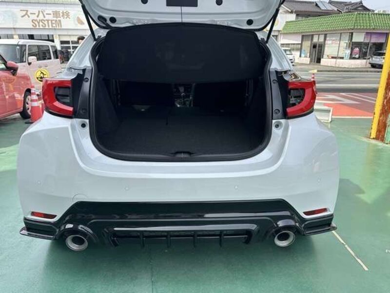 GR YARIS