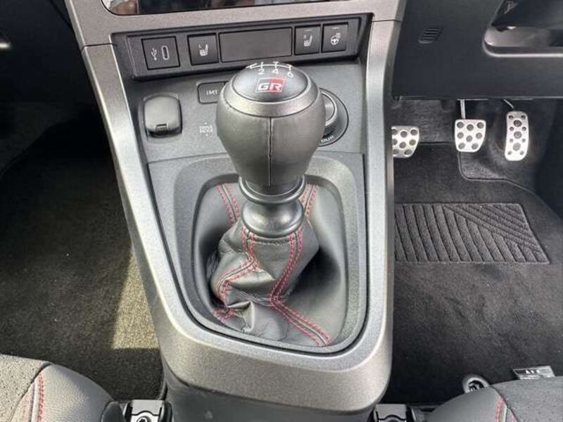 GR YARIS