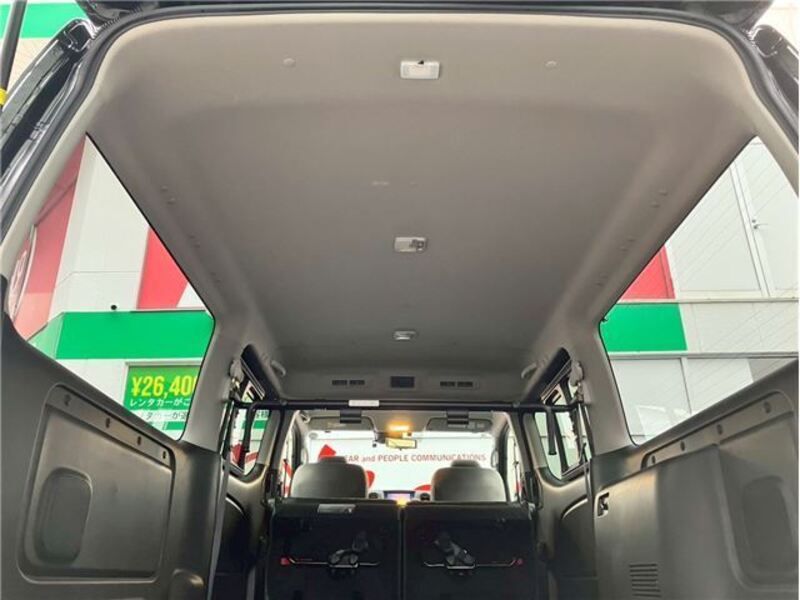 CARAVAN VAN