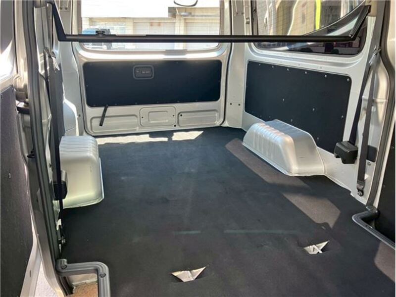 CARAVAN VAN
