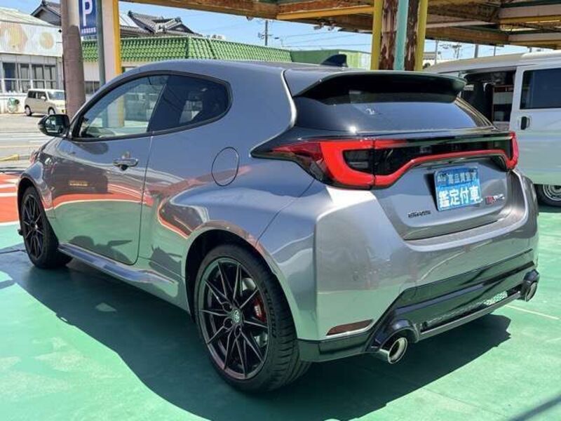 GR YARIS
