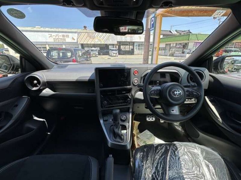 GR YARIS