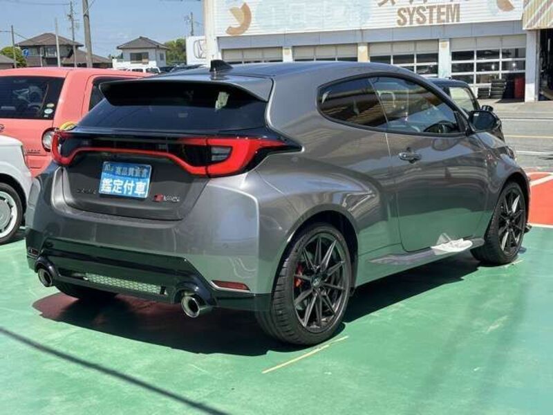 GR YARIS