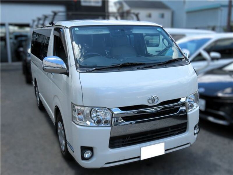 TOYOTA HIACE