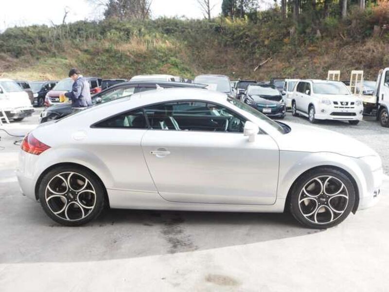 TT