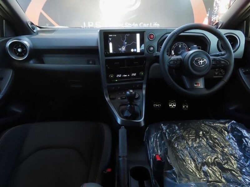 GR YARIS
