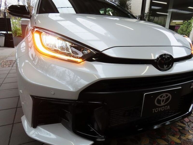 GR YARIS