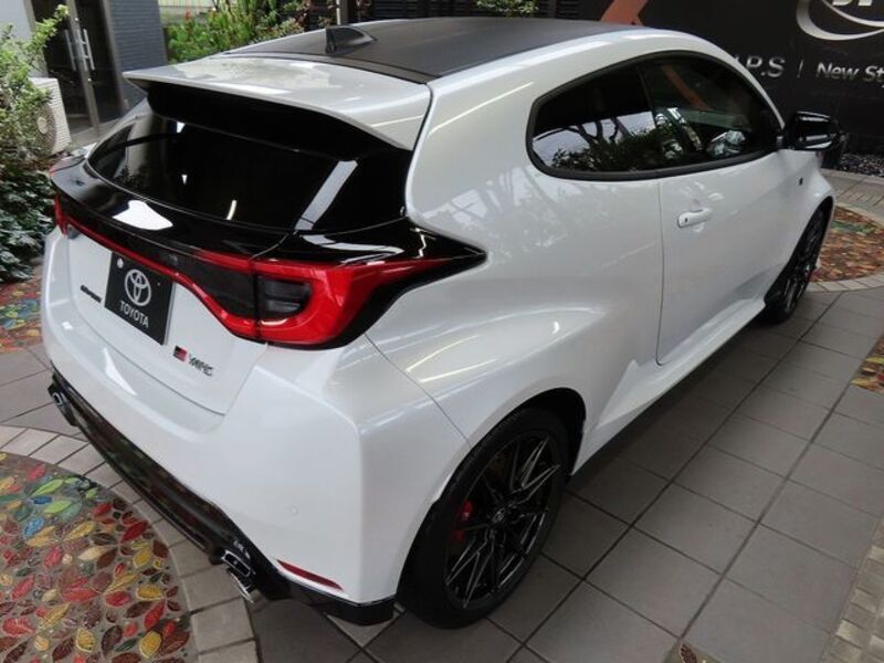 GR YARIS