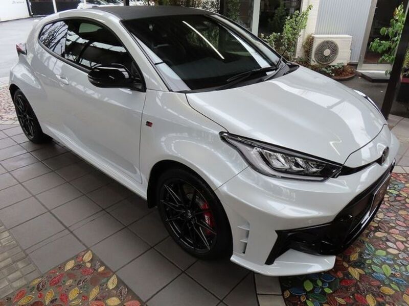 GR YARIS