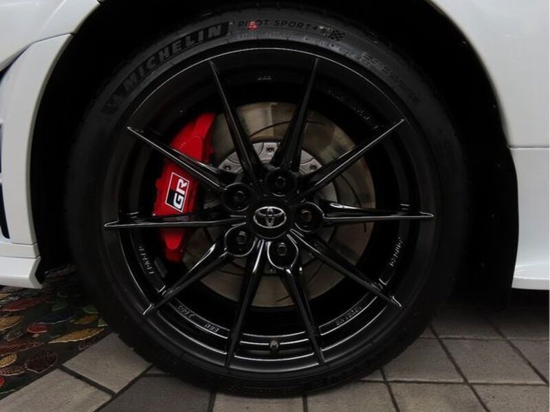 GR YARIS