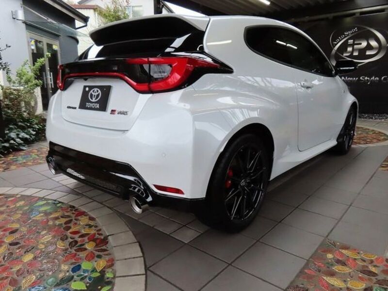 GR YARIS