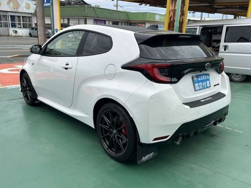 GR YARIS