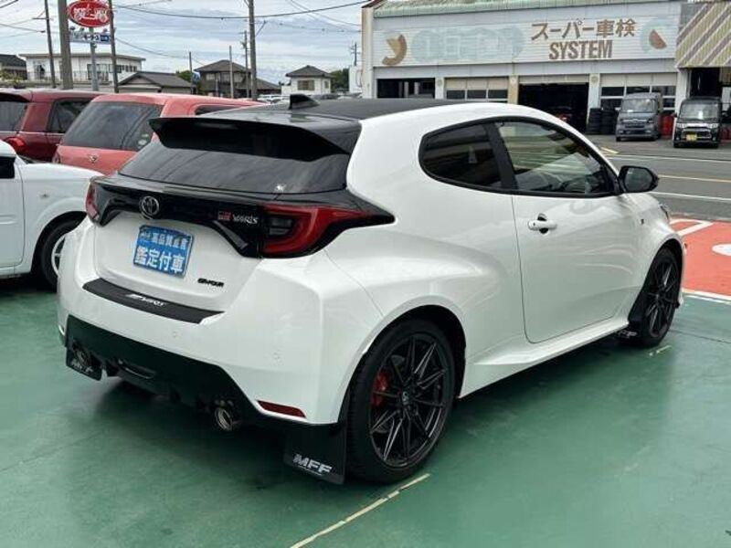 GR YARIS