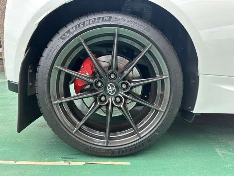 GR YARIS
