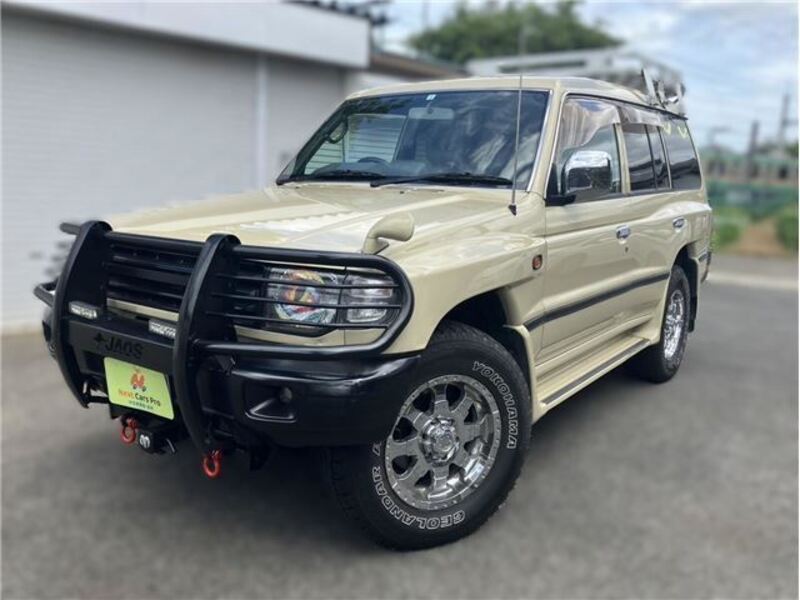MITSUBISHI PAJERO