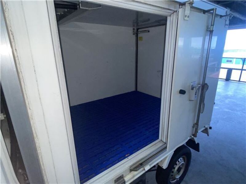 MINICAB TRUCK
