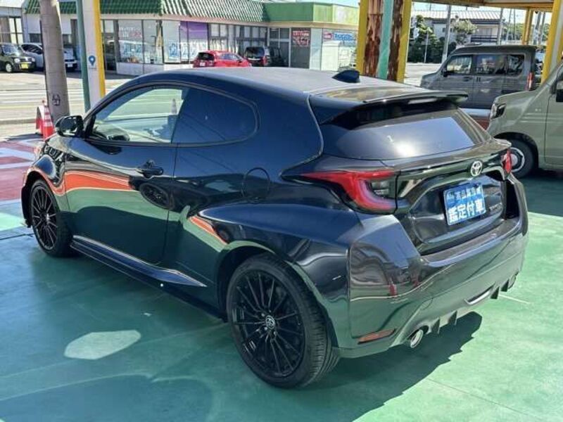 GR YARIS