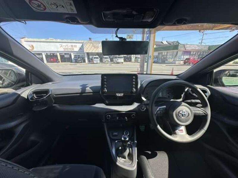 GR YARIS
