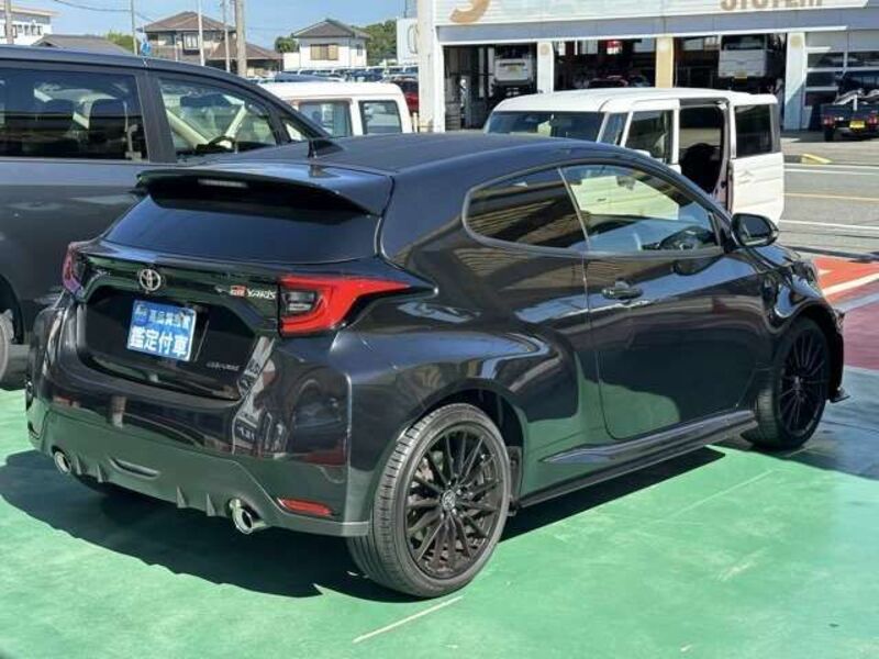 GR YARIS