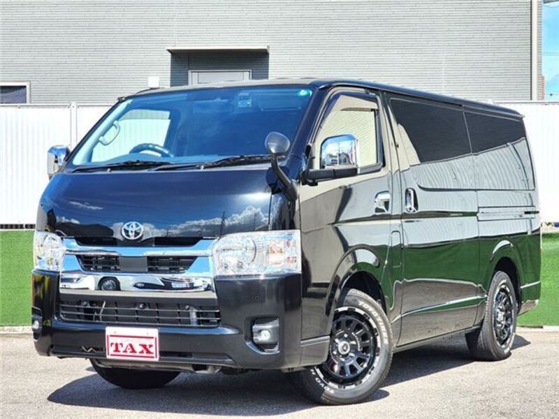 TOYOTA HIACE