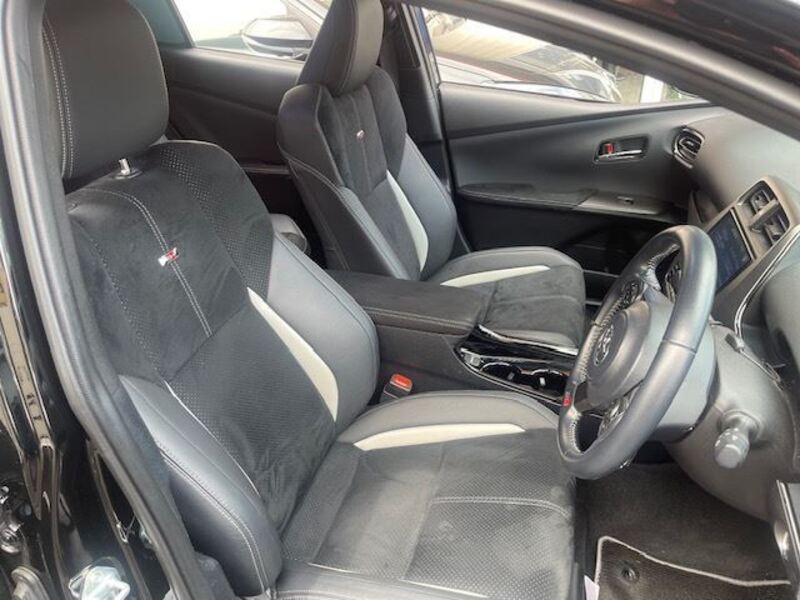 PRIUS PHV