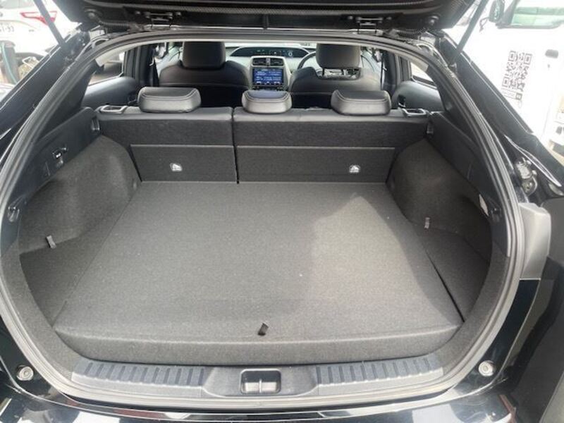 PRIUS PHV
