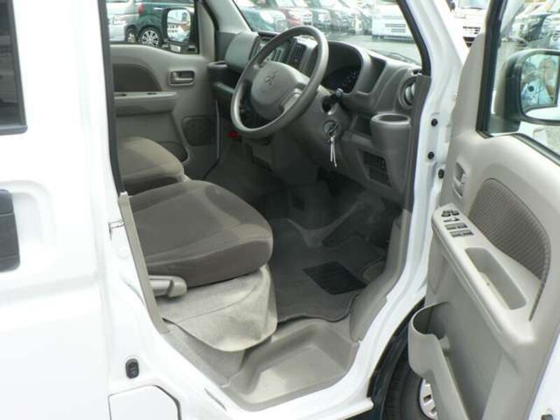 MINICAB VAN