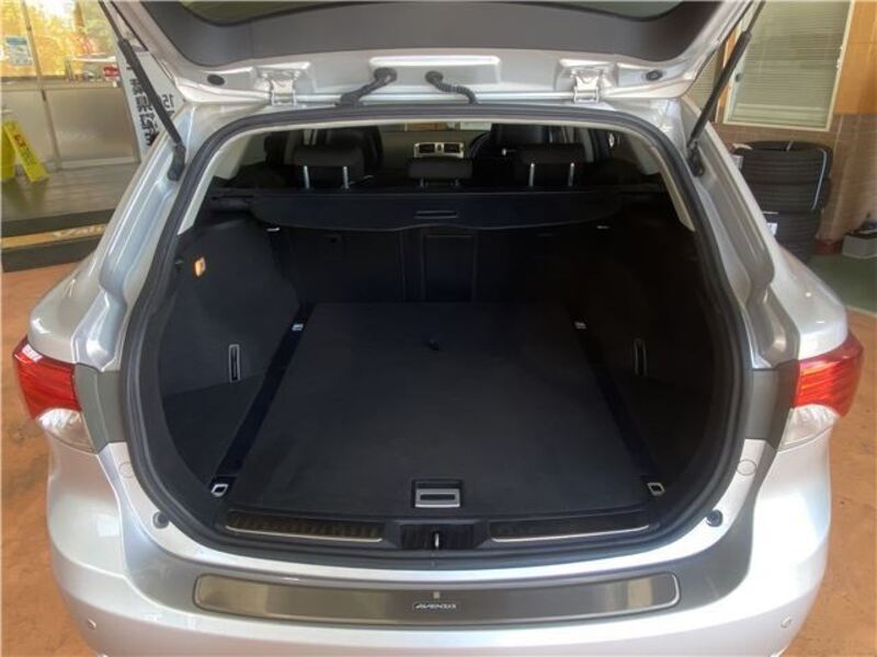 AVENSIS WAGON