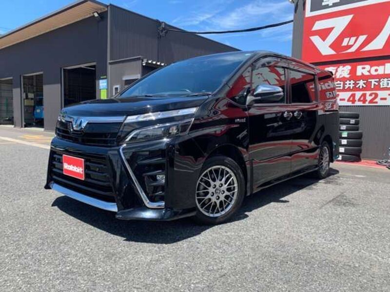 TOYOTA VOXY