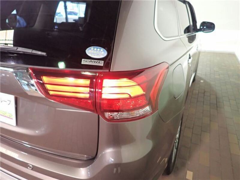 OUTLANDER PHEV