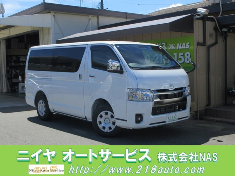 TOYOTA HIACE VAN