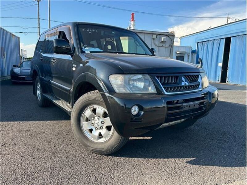 MITSUBISHI PAJERO