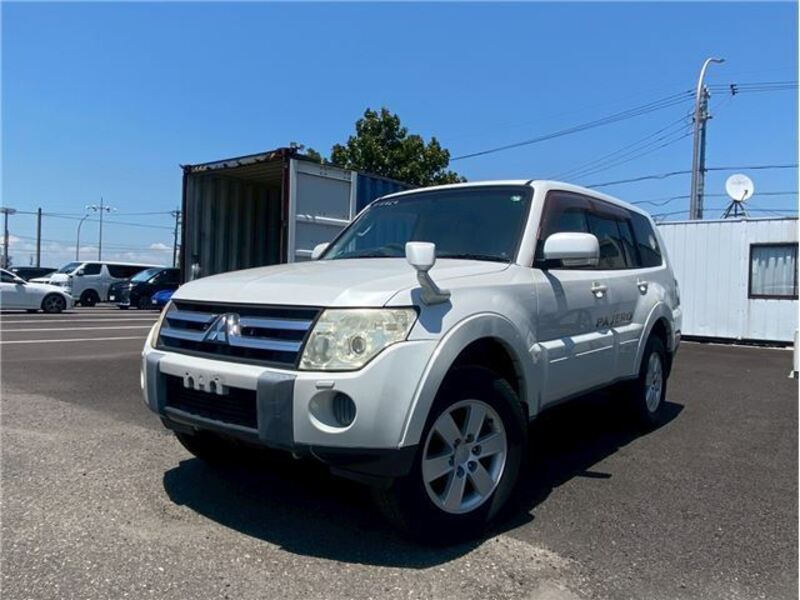 MITSUBISHI PAJERO