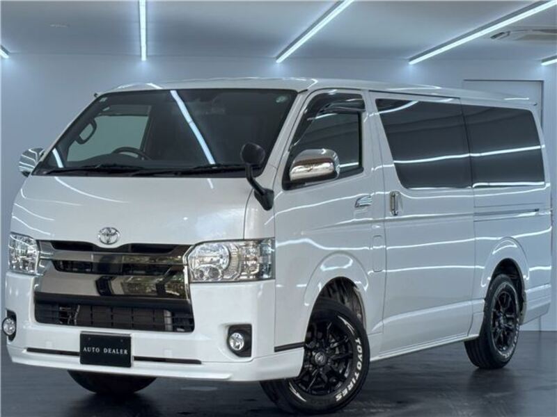 TOYOTA HIACE
