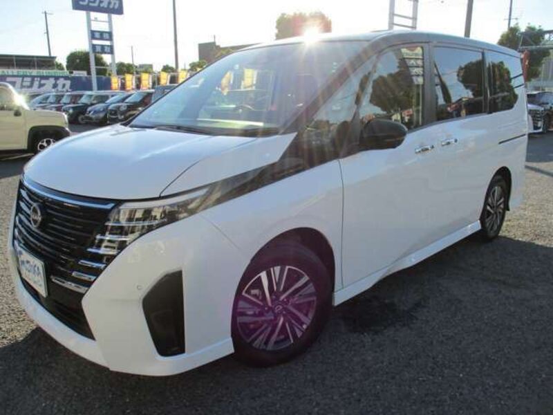 NISSAN SERENA