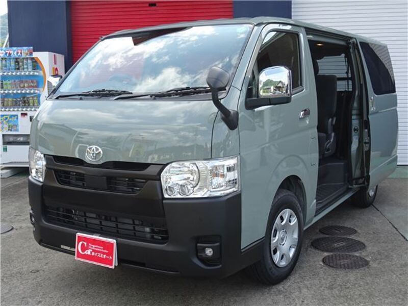 TOYOTA HIACE